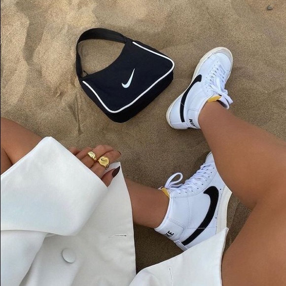 Meet your Posher, Erika - Picture 1 of 1